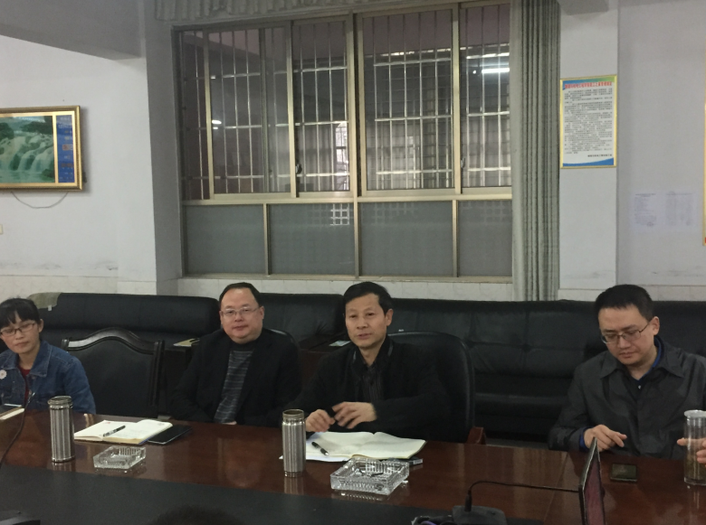 图为 彭金璋经理在交流会上发言